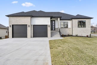 611 W Bridgewood Ct, Springfield, MO 65803