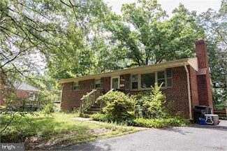 10505 Forest Ave, Fairfax, VA 22030