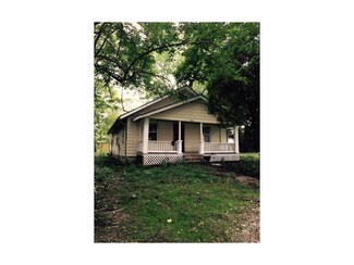612 Parker Ct, Independence, MO 64050