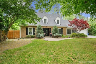 710 Peck Rd, Geneva, IL 60134
