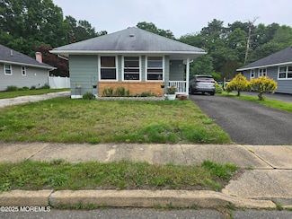 23 Yellowstone Dr, Toms River, NJ 08753