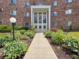 315 Solon Rd Unit 307, Chagrin Falls, OH 44022