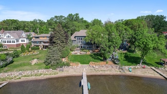 115 Wildwood Beach Rd, Saint Paul, MN 55115