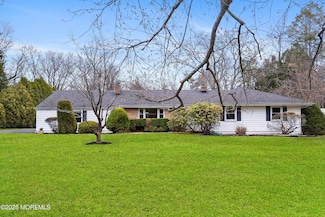 29 Holland Rd, Middletown, NJ 07748