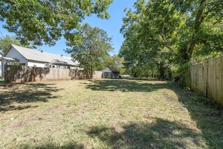 602 N Schopmeyer St, Gainesville, TX 76240
