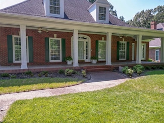 1895 Wood Oak Dr, Cordova, TN 38016