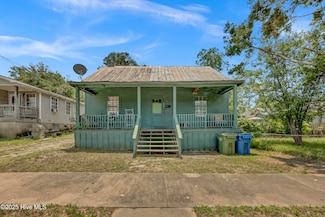 208 Meares St, Wilmington, NC 28401