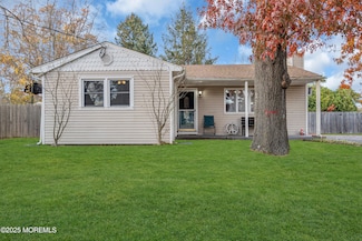 1541 Commonwealth Blvd, Toms River, NJ 08757