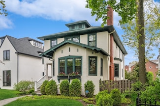 1504 Elmwood Ave, Wilmette, IL 60091