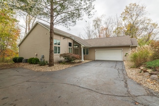 2798 E T Ave, Portage, MI 49002