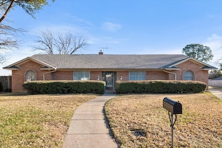 1611 Royal Mile Ct, Arlington, TX 76015