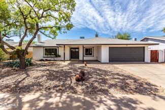 5129 E Half Moon Dr, Phoenix, AZ 85044