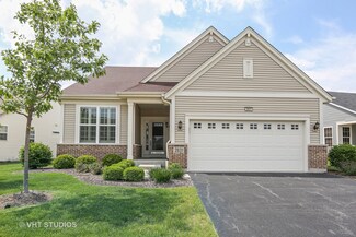 2831 Hillcrest Cir, Naperville, IL 60564