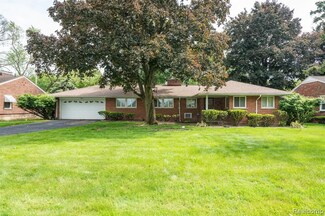 19419 Coral Gables St, Southfield, MI 48076
