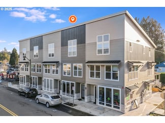22415 SW Pine St Unit 204, Sherwood, OR 97140
