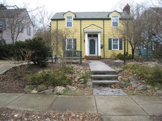 422 Marquette Ave, South Bend, IN 46617