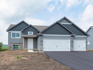950 Prestwick Dr, Belle Plaine, MN 56011