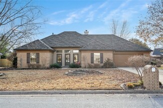 4 Churchwell Dr, Bentonville, AR 72712