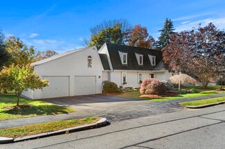 11 Skyewood Dr, Stoneham, MA 02180