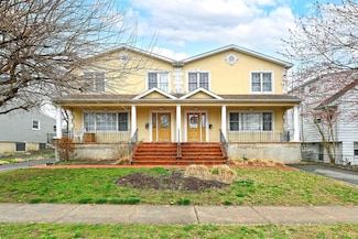 16 Inwood Rd Unit A, Port Washington, NY 11050
