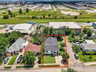 917 W Felix St, Fort Worth, TX 76115
