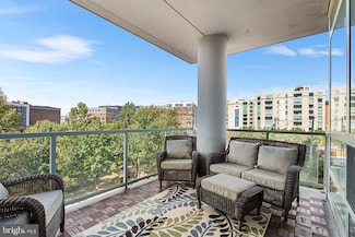 901 N Penn St Unit F305, Philadelphia, PA 19123