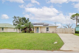 1072 Persian Ln, Sebastian, FL 32958
