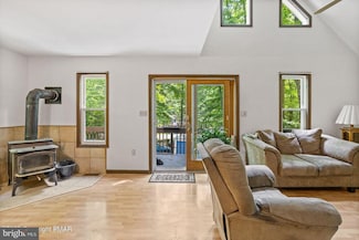 281 Wyalusing Dr, Pocono Lake, PA 18347