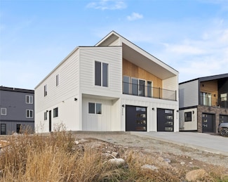 861 9th St W, Kalispell, MT 59901