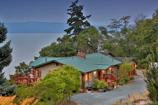 945 Leaf Ln, Greenbank, WA 98253
