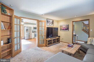 218 E 4th St, Palmyra, NJ 08065