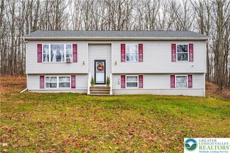 275 Estate Dr, East Stroudsburg, PA 18302