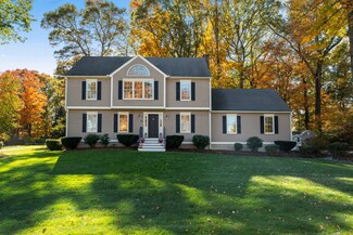 49 Riverside Dr, Branford, CT 06405