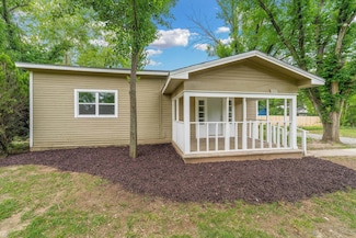 236 E 2nd Ave, Belle Plaine, KS 67013