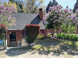 23683 Manzanita Dr, Crestline, CA 92325