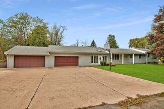 1531 Upper Fords Pond Rd, Clarks Summit, PA 18411