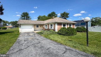 61 Pinafore Ln, Willingboro, NJ 08046