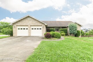 1272 Stewart St, Sevierville, TN 37876
