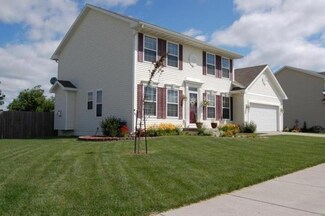 2729 Laurel St, Ames, IA 50010