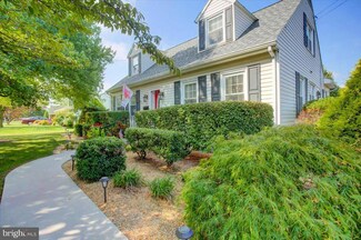 242 Apple Dr, Greencastle, PA 17225