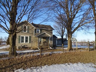 8737 N Fork Creek Rd, Forreston, IL 61030