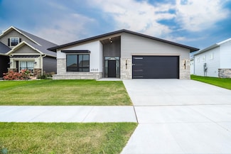 4868 Bluebell Loop S, Fargo, ND 58104