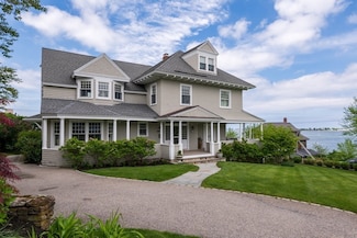 11 Paige St, Hingham, MA 02043