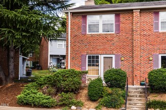 109 Chaucer Ct, Carrboro, NC 27510