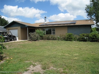 124 Bougainvillea St NE, Lake Placid, FL 33852