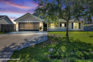 731 Daniels Ave SW, Palm Bay, FL 32908