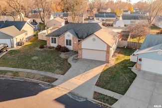 2104 Marigold Dr, Pekin, IL 61554