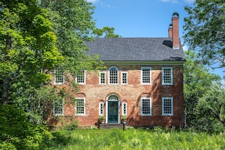 61 Academy Cir, Woodstock, VT 05071