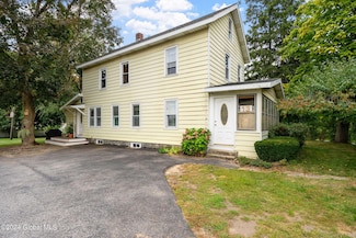 13 Princetown Rd, Schenectady, NY 12306