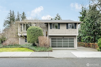 7713 Lower Ridge Rd, Everett, WA 98203